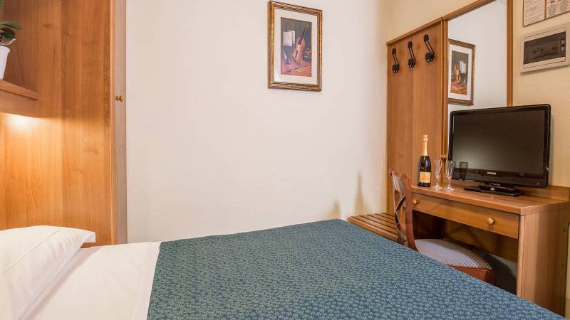Hotel-Trastevere-Roma-Room-12-Double-Economy-Room-143